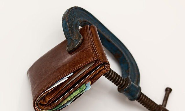 Gældssanering – sådan virker det